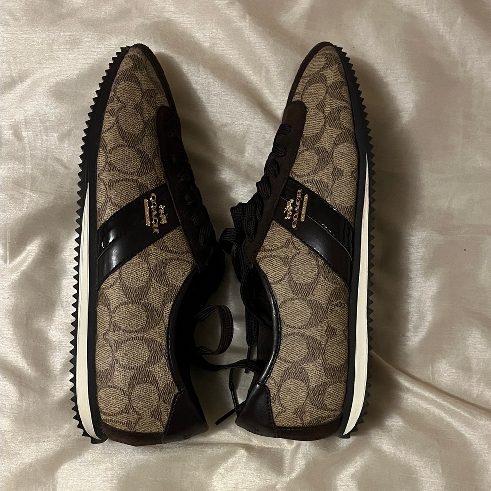 COACH Women's Stylish Brown and Black Shoes - Picture 8 of 12